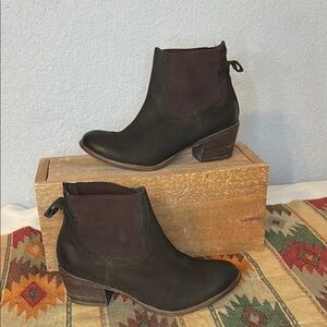 Vero Cuoio Melrose and Market leather Ankle Boots